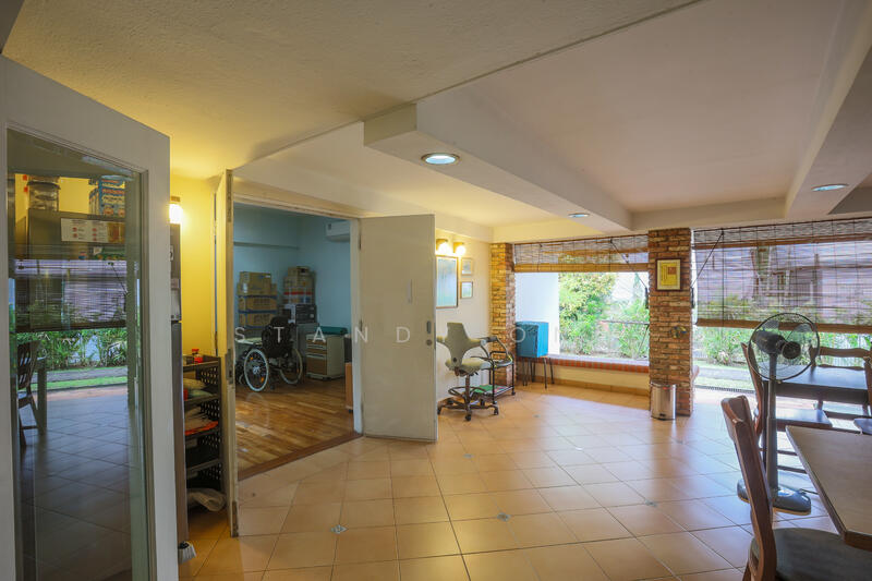 Outdoor Patio picture 4