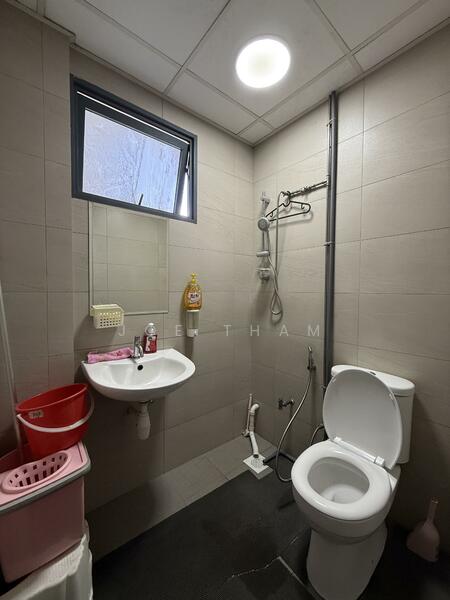 T-Space, 1 Tampines North Drive 1, 5,038 sqft, Factory / Workshop (B2) For Sale, by Joe Tham, 60112501 - Bathroom - CommercialGuru.com.sg