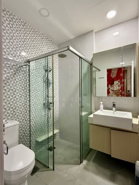 Parc Rosewood, 87 Rosewood Drive, 3 Bedrooms, 828 sqft, Condominium For Rent, by Chin See Bee Perlyn, 60112683 - Bathroom - PropertyGuru.com.sg