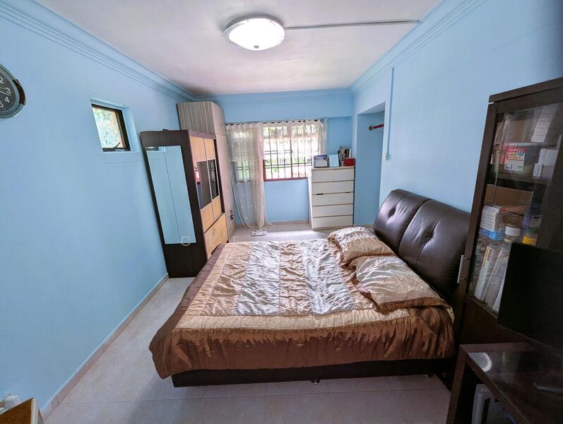 Mastet bedroom