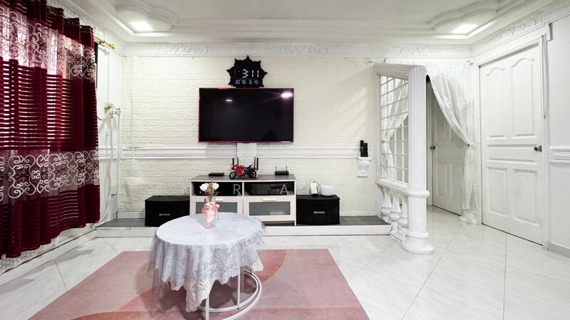 For Sale - 423 Bukit Batok West Avenue 2
