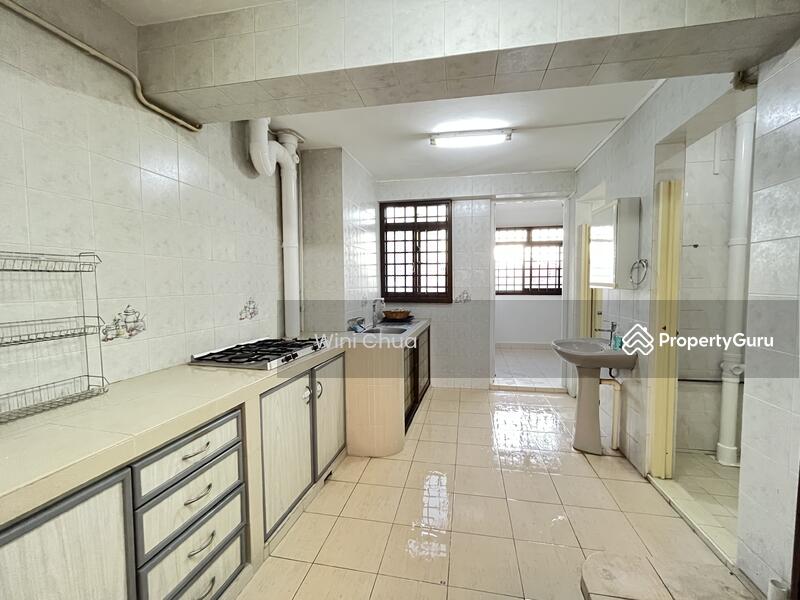 For Rent - 105 Henderson Crescent