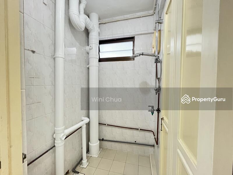 For Rent - 105 Henderson Crescent