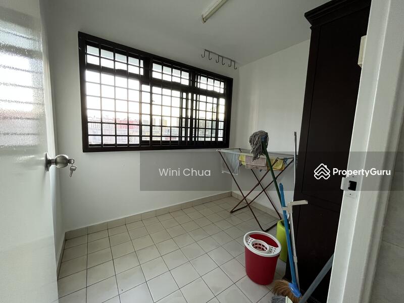 For Rent - 105 Henderson Crescent