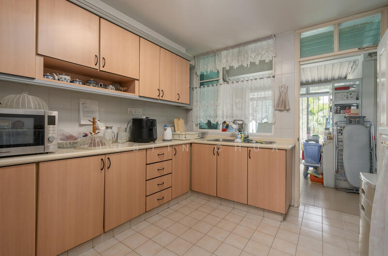 For Sale - Huge Inter Terrace, Face South, Backyard Opens to Park, Nice Number