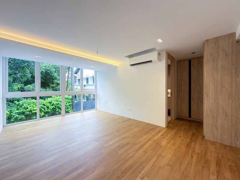 CORNER TERRACE 2.5 Sty @ Brighton Crescent | Lift & Pool | 1km CHIJ & Zhonghua Pri ★ Eminence Landed, Brighton Crescent, Serangoon Garden, Lor Chuan, 6 Bedrooms, 6,000 sqft, Corner Terrace For Sale, by Clarry Au, 60113221 - Living Room - PropertyGuru.com.sg