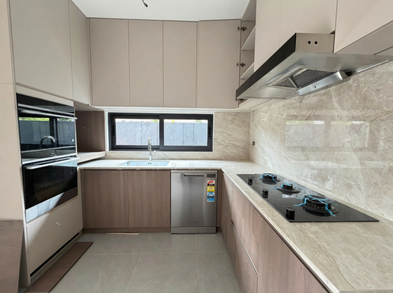 SEMI-DETACHED 3.5 Storey with Pool & Lift | Palm Road | 6mins Siglap MRT ★Eminence Landed★ Semi-Detached House For Sale at S$ 8,680,000 | PropertyGuru Singapore - Kitchen