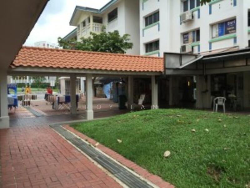 305 Woodlands street 31, Woodlands street 31, 1,044 sqft, Shop / Shophouse For Sale, by Roy Tan, 60113369 - Exterior - CommercialGuru.com.sg