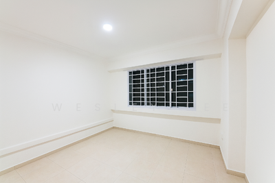 For Sale - Cheap and below market price Executive Apartment, spacious and move in ready