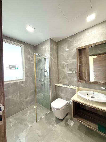 The Nautical, 99 Jalan Sendudok, 2 Bedrooms, 786 sqft, Condominium For Rent, by Nuan Lin Teo, 60113677 - master bath - PropertyGuru.com.sg