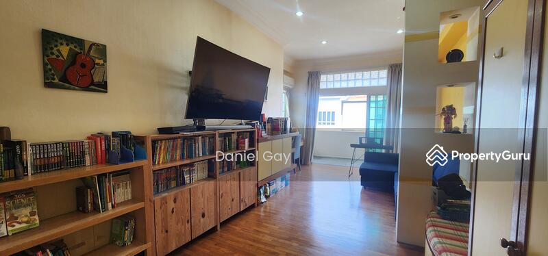 Common bedroom with balcony
