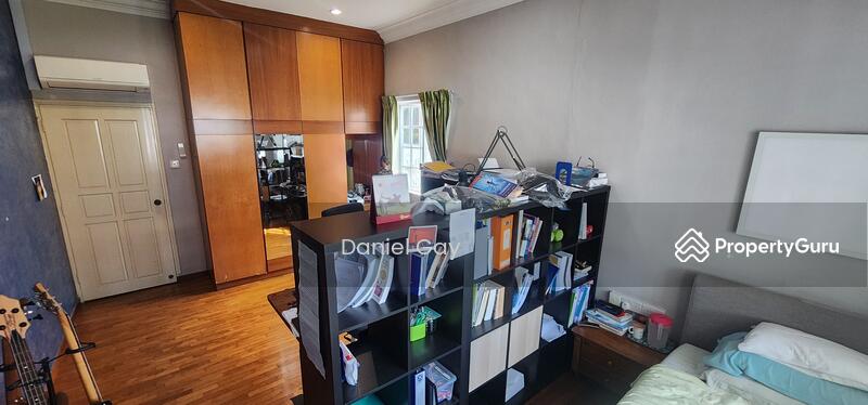 Common bedroom without balcony