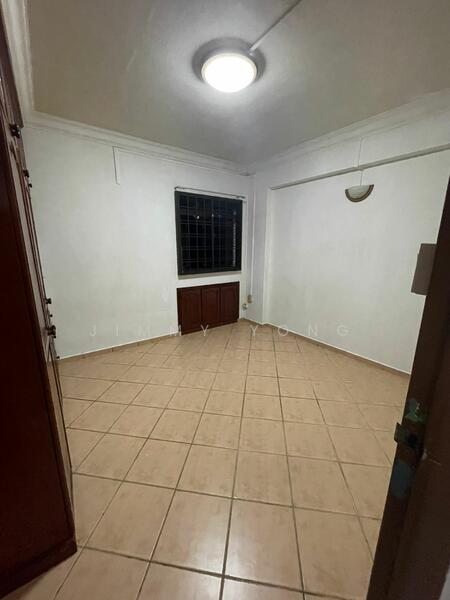 For Sale - 735 Woodlands Circle