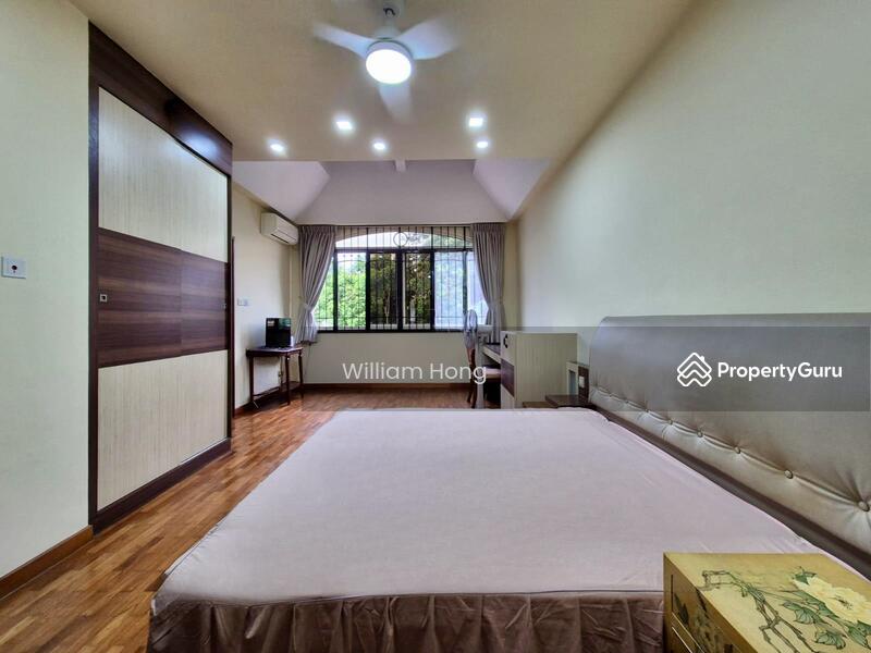 For Rent - 3 Sty Terrace with 5 ensuites face PARK • Changi Heights