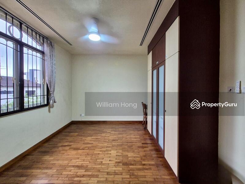 For Rent - 3 Sty Terrace with 5 ensuites face PARK • Changi Heights