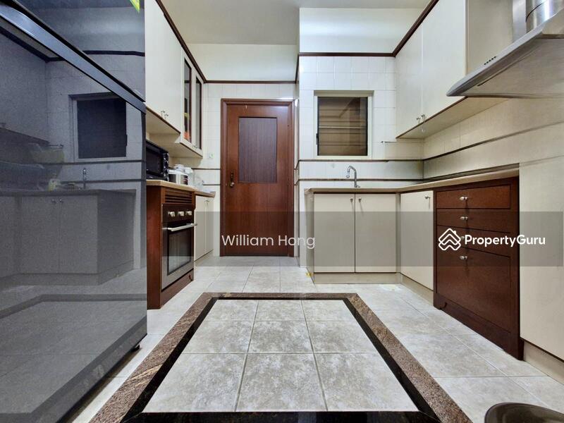 For Rent - 3 Sty Terrace with 5 ensuites face PARK • Changi Heights