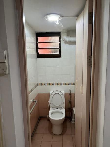 29 Kelantan Road, 29 Kelantan Road, Farrer Park / Serangoon Rd, 2 Bedrooms, 796 sqft, HDB Flat For Sale, by Tony Zhao 赵科彦, 60114023 - Bathroom - PropertyGuru.com.sg