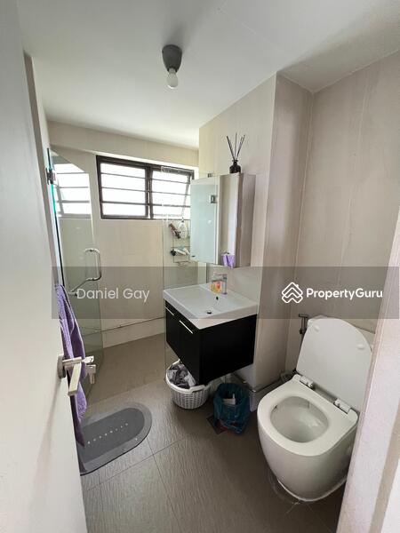 Good condition common bathroom