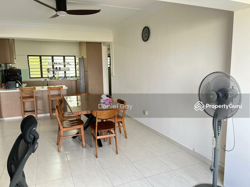 Bright and well ventilated Dining Room