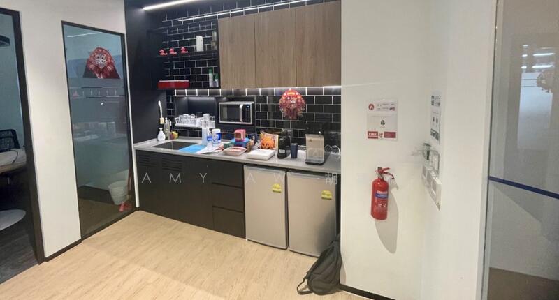 RAFFLES PLACE | Fitted Office | Sheltered to MRT Station |, Raffles Place MRT, 1,335 sqft, Office For Rent, by Amy Aw 胡嘉薇, 60114163 - CommercialGuru.com.sg