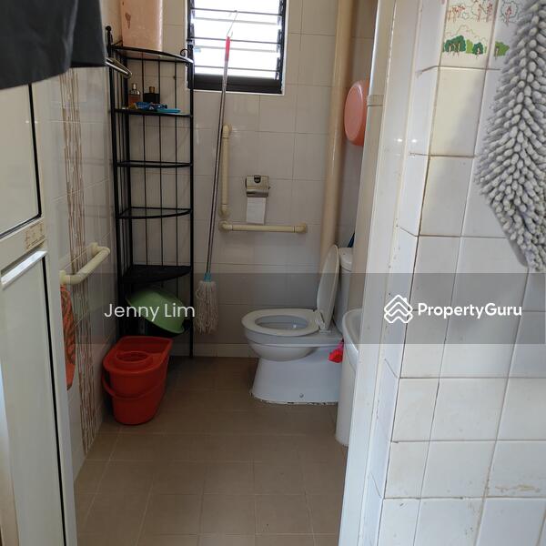 Common bathroom 