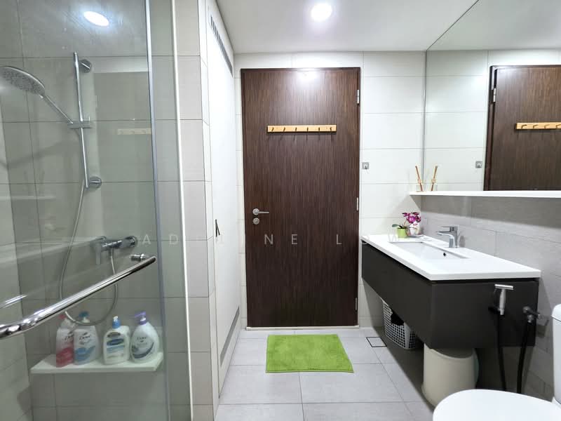 D'Nest, 131 Pasir Ris Grove, 2 Bedrooms, 775 sqft, Condominium For Sale, by Adeline Low, 60114209 - Bath 2 - PropertyGuru.com.sg