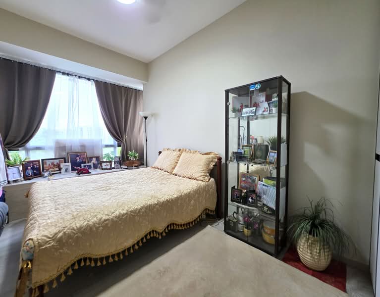 D'Nest, 131 Pasir Ris Grove, 2 Bedrooms, 775 sqft, Condominium For Sale, by Adeline Low, 60114209 - Master Bedroom - PropertyGuru.com.sg