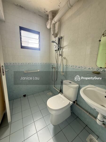 For Rent - 588A Montreal Drive