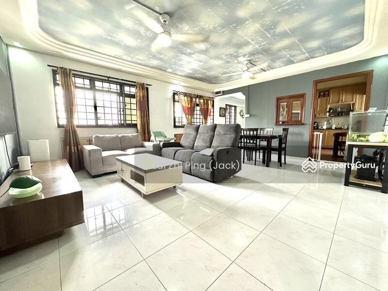 For Sale - 736 Woodlands Circle