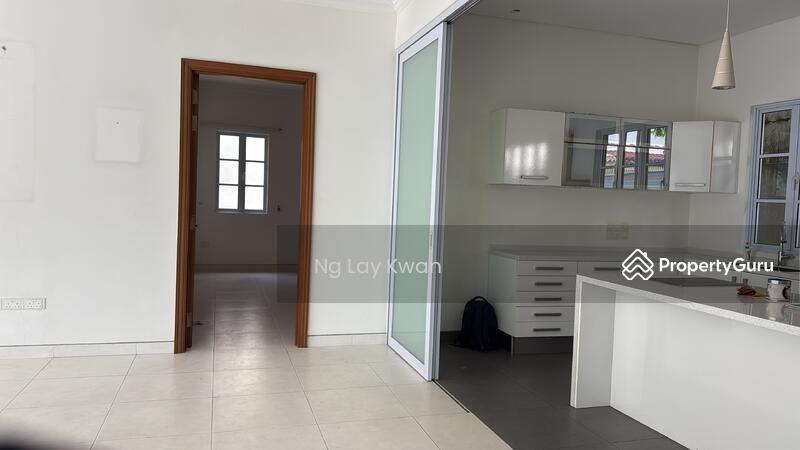 For Sale - ⭐️D13 ⭐️Cheap Reno 2.5 Storey Detached @ Melrose near MRT