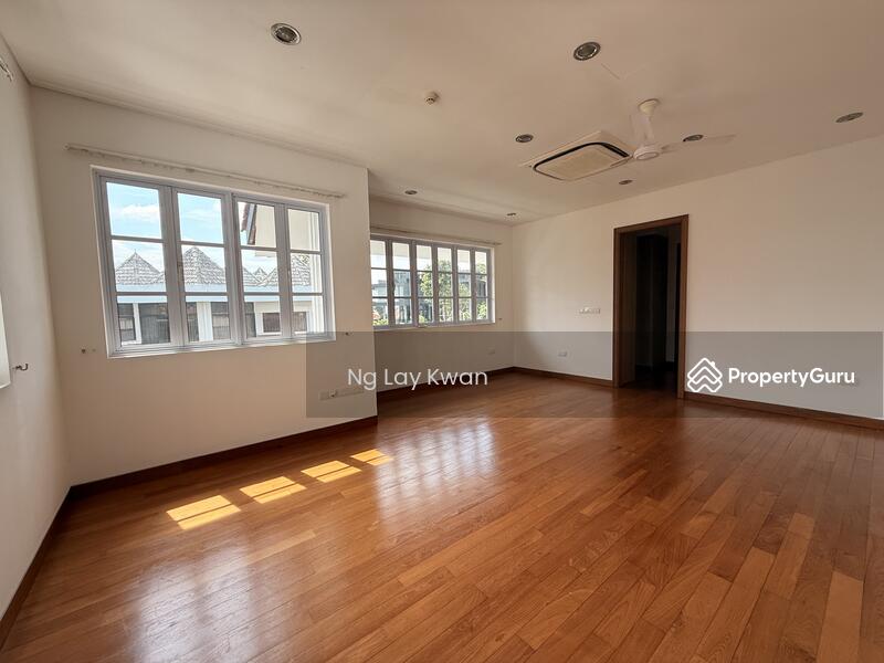 For Sale - ⭐️D13 ⭐️Cheap Reno 2.5 Storey Detached @ Melrose near MRT