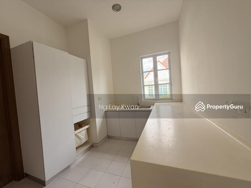 For Sale - ⭐️D13 ⭐️Cheap Reno 2.5 Storey Detached @ Melrose near MRT