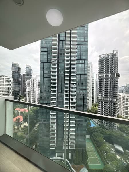 8 Saint Thomas, 10 Saint Thomas Walk, Room Rental, 400 sqft, Condominium For Rent, by Guna Goh, 60114871 - Balcony - PropertyGuru.com.sg