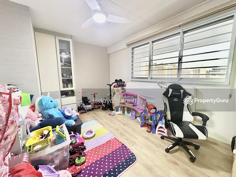 For Sale - 876 Tampines Street 84