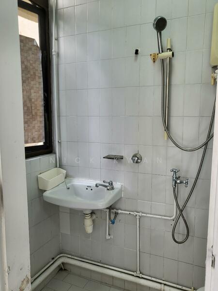 WC (Helper's Bathroom)