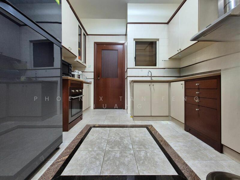 For Rent - 3 Sty Terrace with 5 ensuites face PARK • Changi Heights