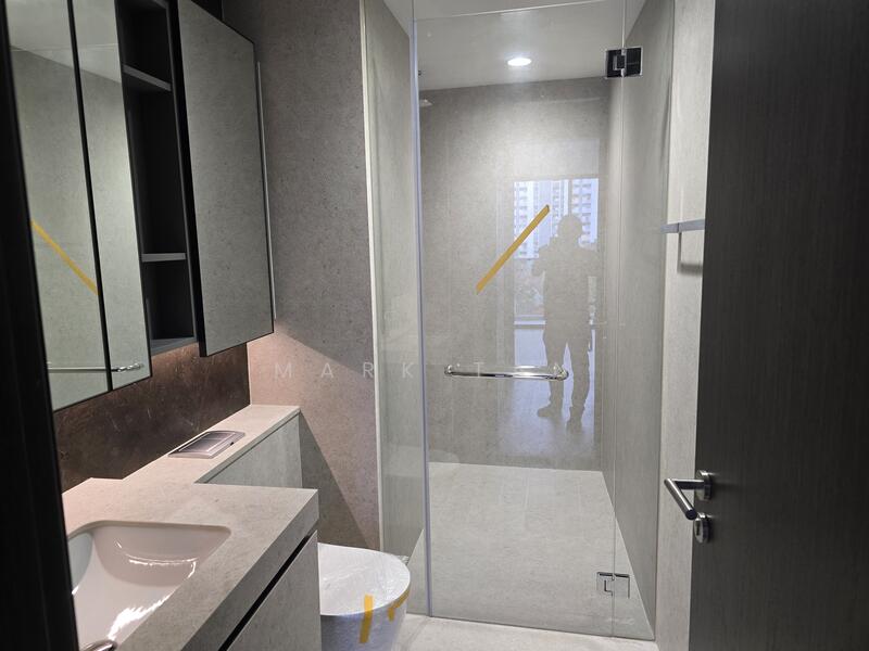 100% Beautiful Done up Bathroom  