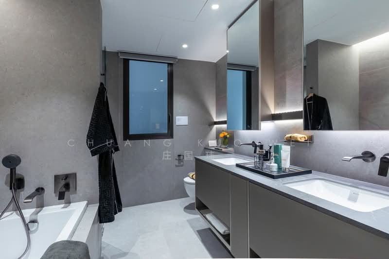 ⭐️Integrated with MRT, shops & 1km to River Valley Pri Condominium For Sale at S$ 5,395,000 | PropertyGuru Singapore - Bathroom