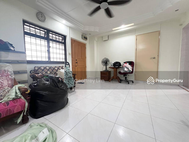 For Rent - 327 Sembawang Crescent