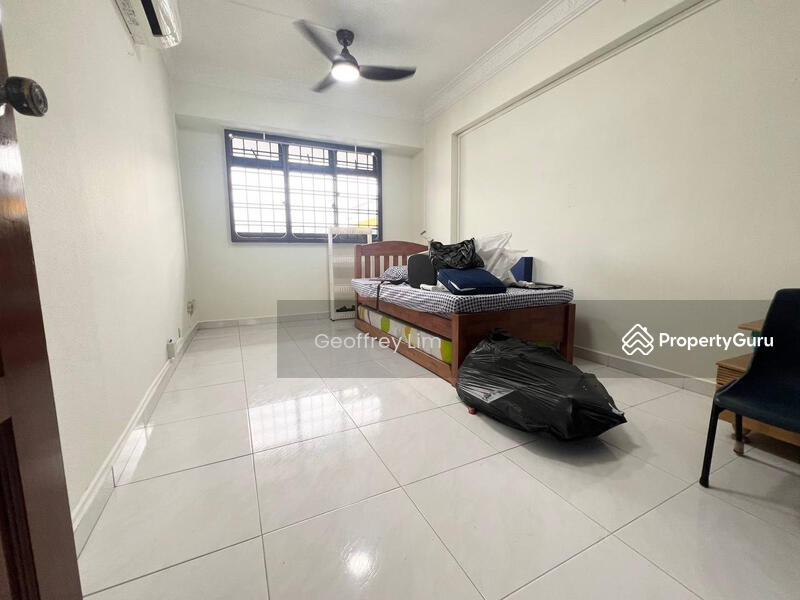 For Rent - 327 Sembawang Crescent