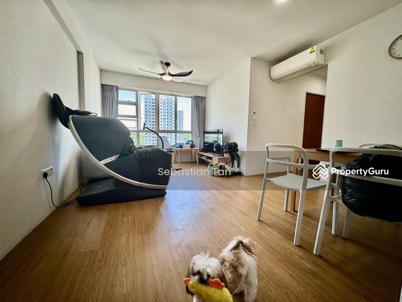 93B Telok Blangah St 31 Living Room