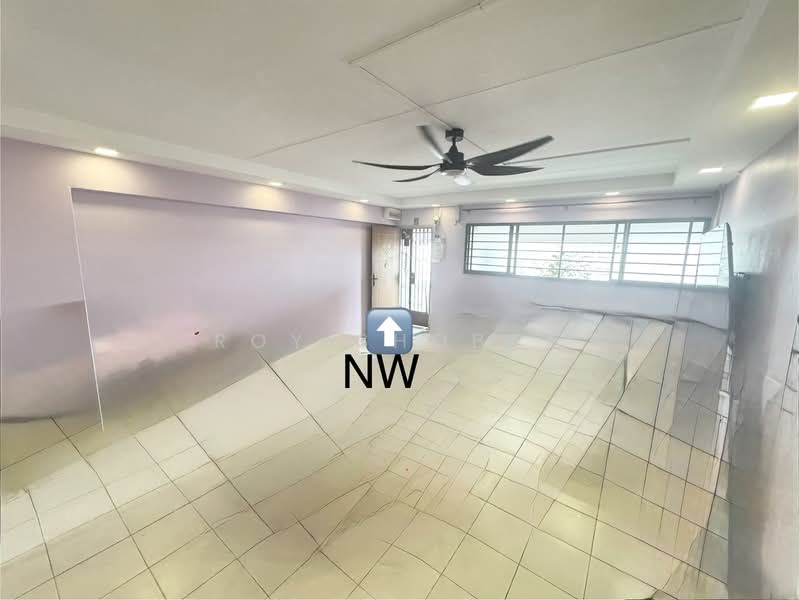 628 Yishun Street 61 HDB Flat For Sale at S$ 558,000 | PropertyGuru Singapore - Living Room