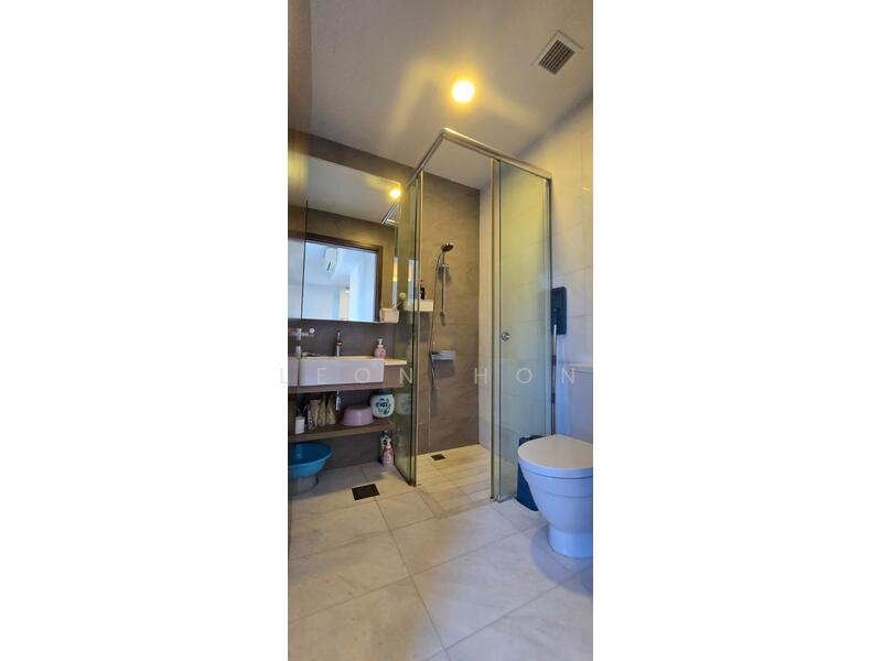 Tropika East, 3 Foo Kim Lin Road, 1 Bedroom, 431 sqft, Condominium For Rent, by Leon Hon, 60116348 - Bathroom - PropertyGuru.com.sg