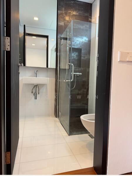 Ensuite Bathroom 2