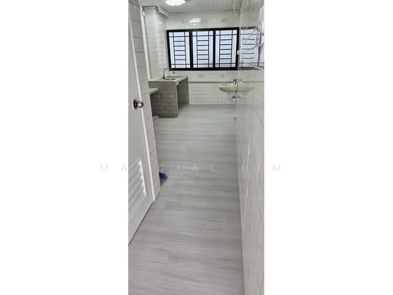 714 Yishun Street 71, 714 Yishun Street 71, 3 Bedrooms, 893 sqft, HDB Flat For Sale, by Marcial Lim, 60116382 - Kitchen - PropertyGuru.com.sg
