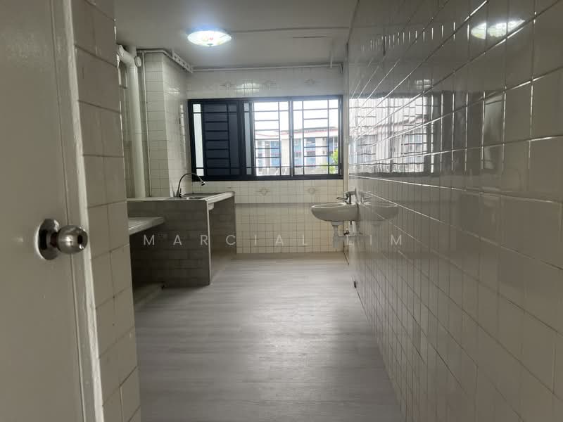 714 Yishun Street 71, 714 Yishun Street 71, 3 Bedrooms, 893 sqft, HDB Flat For Sale, by Marcial Lim, 60116382 - Kitchen - PropertyGuru.com.sg