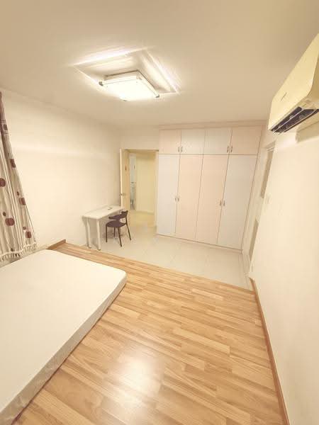 274A Jurong West Avenue 3, 274A Jurong West Avenue 3, Boon Lay / Jurong / Tuas, 4 Bedrooms, 1,356 sqft, HDB Flat For Rent, by Jane Francis, 60116500 - Master Bedroom 1 with Attached Toilet - PropertyGuru.com.sg
