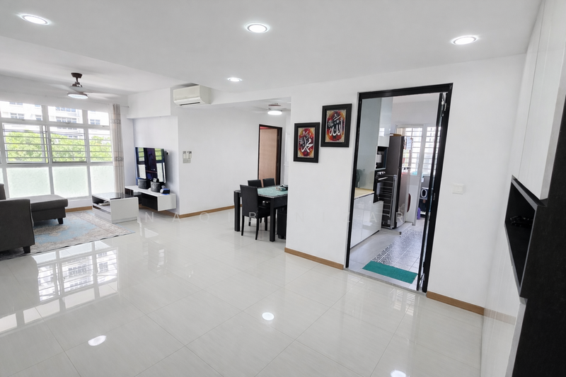 405B Northshore Drive, 405B Northshore Drive, 3 Bedrooms, 1,012 sqft, HDB Flat For Sale, by Naqib Nizar, 60116553 - Living Room - PropertyGuru.com.sg