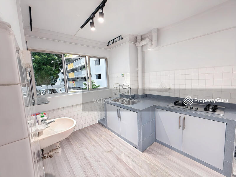 For Rent - 694 Hougang Street 61