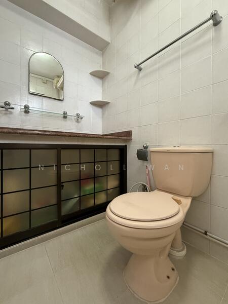 Attached Master Bathroom
